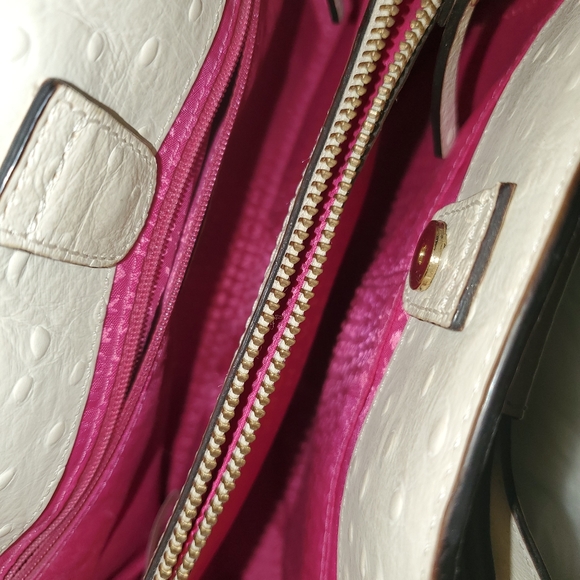 Beautiful textured Kate Spade purse - Picture 3 of 4